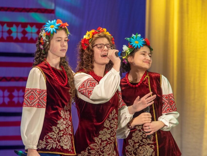 Молодь Кам’янського запрошують до участі у фестивалі української пісні