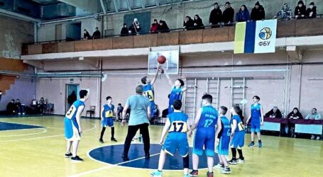 Юні баскетболісти Кам`янського дебютували в першості Дніпропетровщини