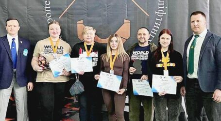 Команда Кам`янської ДЮСШ № 2 стала першою в чемпіонаті Дніпропетровщини з жиму штанги лежачи