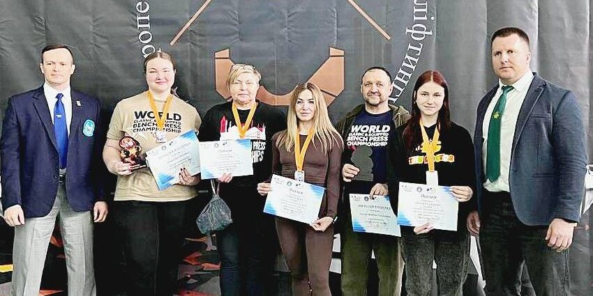 Команда Кам`янської ДЮСШ № 2 стала першою в чемпіонаті Дніпропетровщини з жиму штанги лежачи