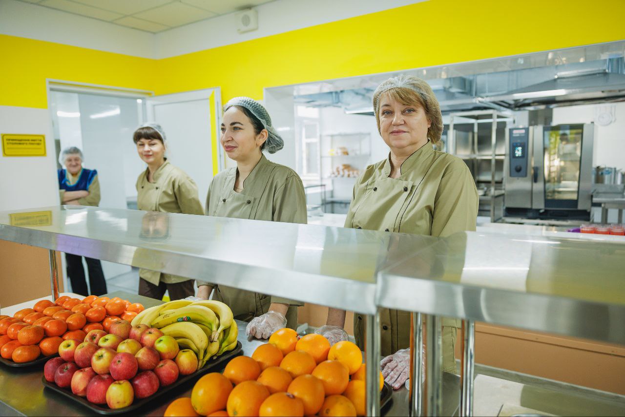 Перша леді Олена Зеленська відвідала ліцеї Кам'янського - ФОТО