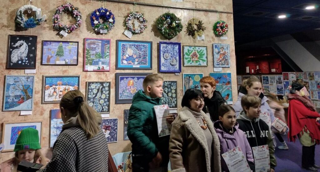 Понад 400 юних митців взяли участь у цьогорічному конкурсі дитячої творчості «Зима-чарівниця» в Кам'янському - ФОТО