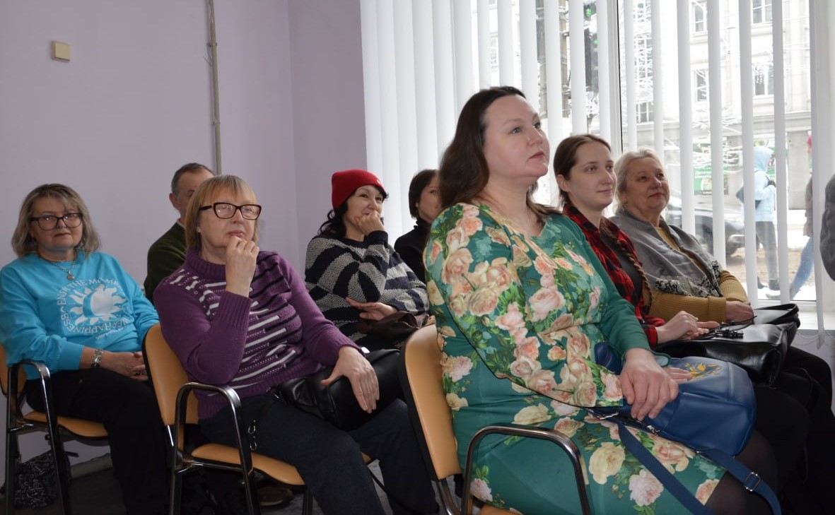 У Кам’янському відбулась зустріч з письменником і журналістом Русланом Горовим - ФОТО