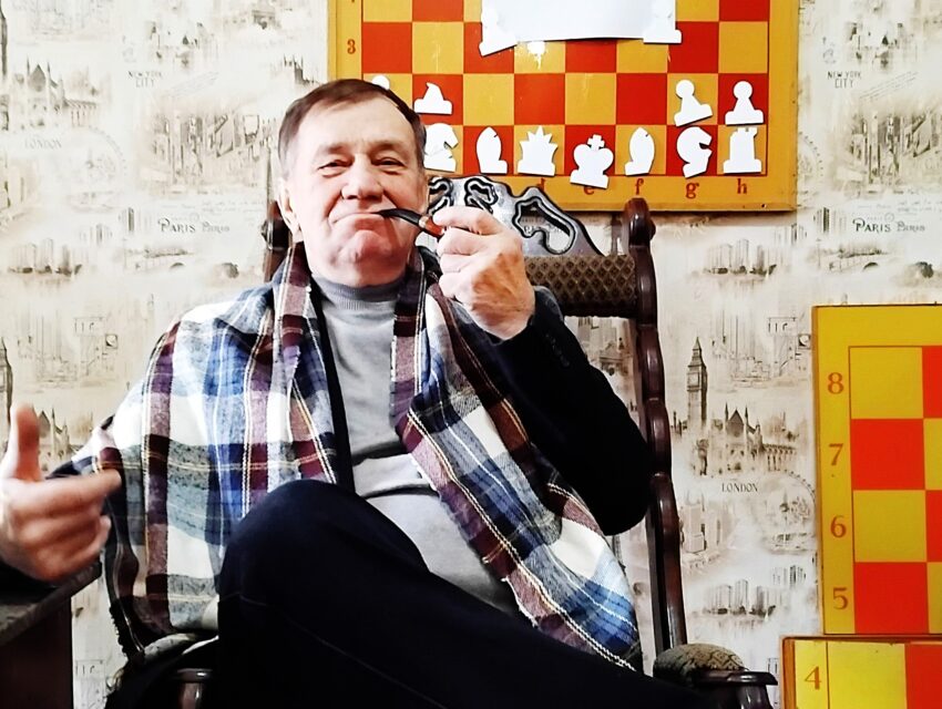В Кам`янському провели шаховий турнір, присвячений ювілею відомого в місті тренера