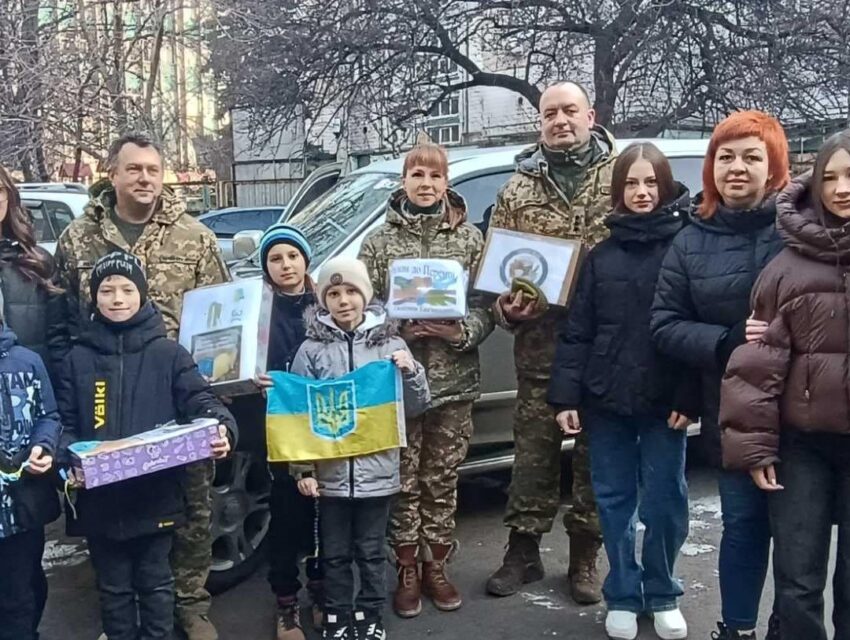 Чергове авто передали нашим захисникам освітяни та учнів місцевих шкіл Кам’янського