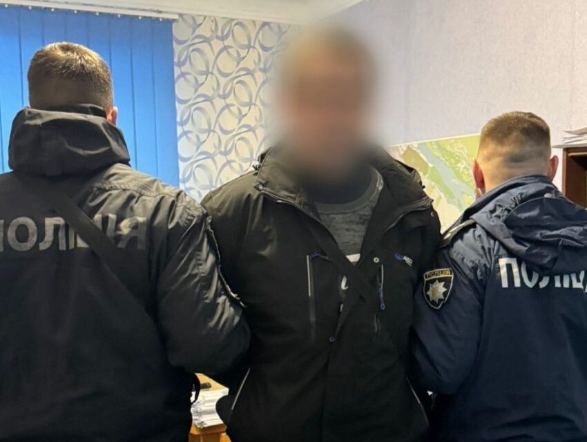 Вбив знайомого та залишив його у квартирі: у Кам’янському затримали підозрюваного у вбивстві