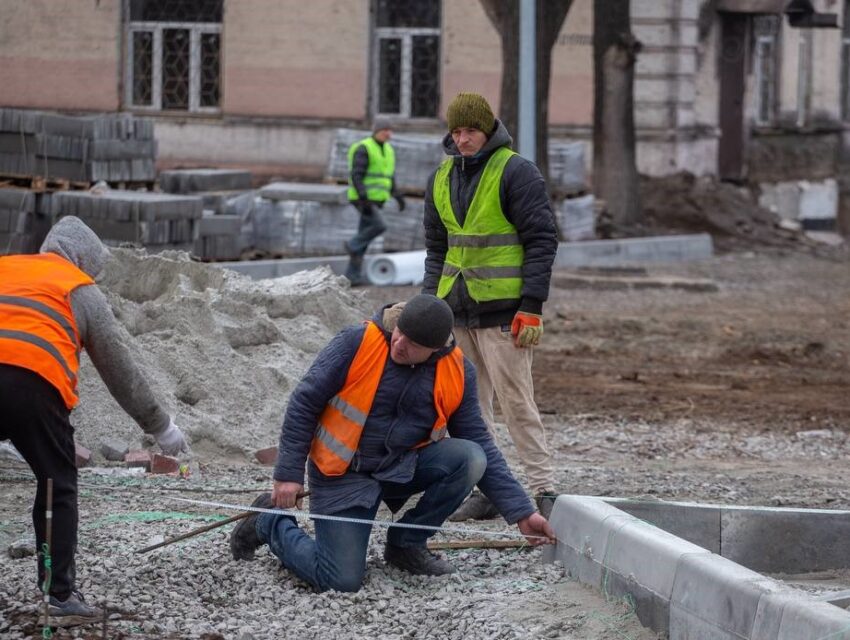 В Кам’янському тривають ремонтні та будівельні роботи у двох навчальних закладах міста