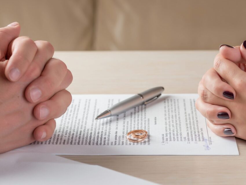 В Україні торік частіше укладали шлюбні договори