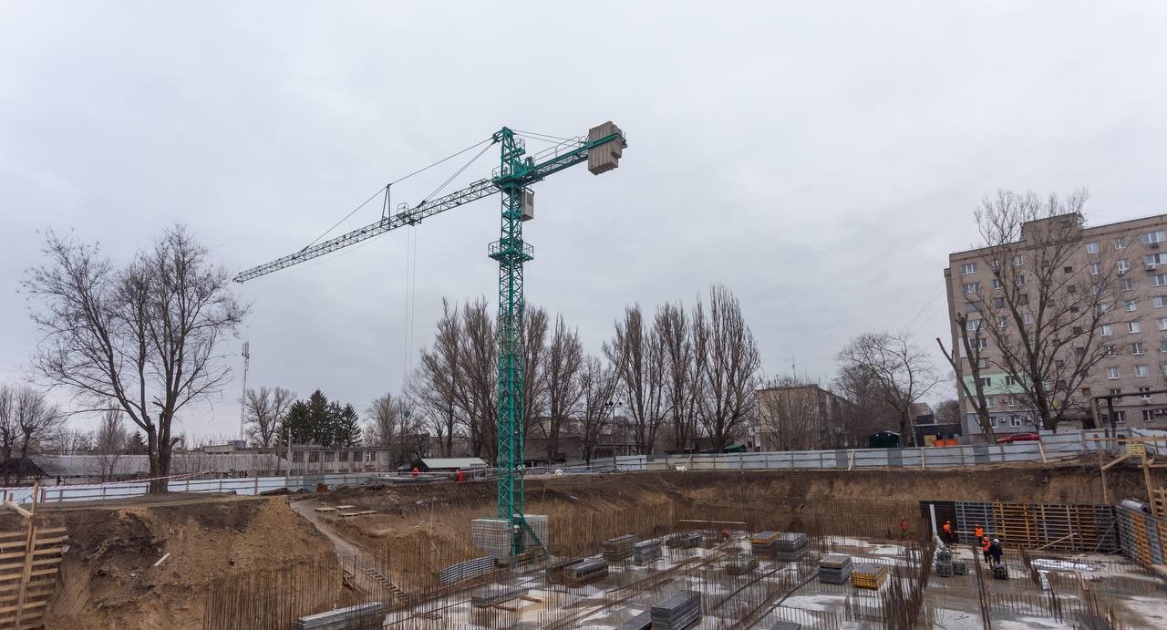 В Кам'янському триває будівництво укриттів у двох освітніх закладах, на черзі – ще три школи - ФОТО
