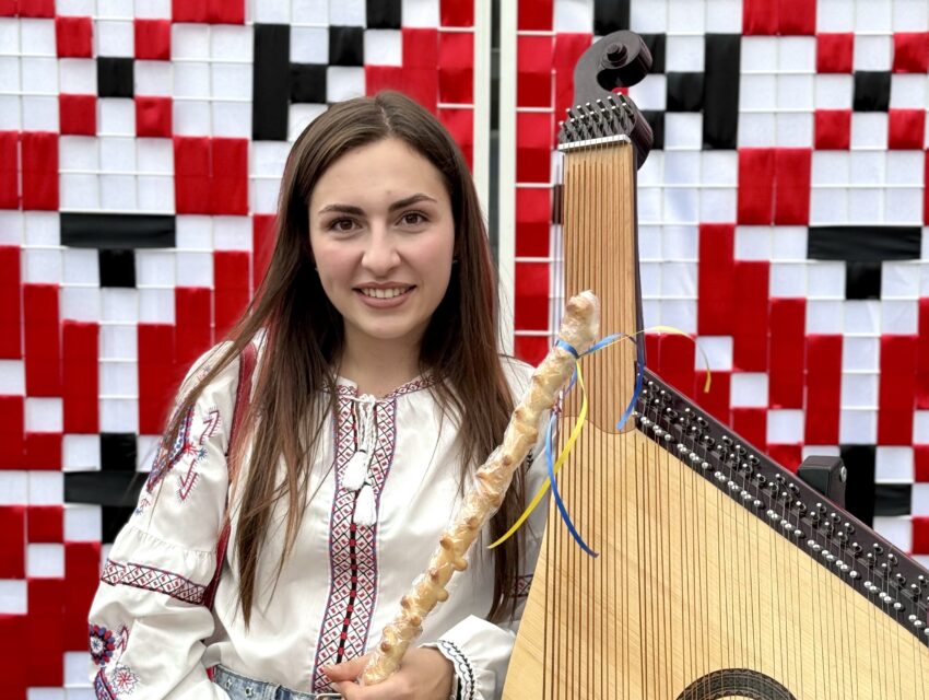 Мадлена Рехвіашвілі: «Я дуже люблю свою бандуру, хочу, щоб вона лунала гучніше, набувала заслуженої популярності й любові у слухача»