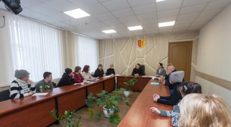 Проблеми, з якими стикаються дорослі та діти з інвалідністю, обговорювали в Кам’янському