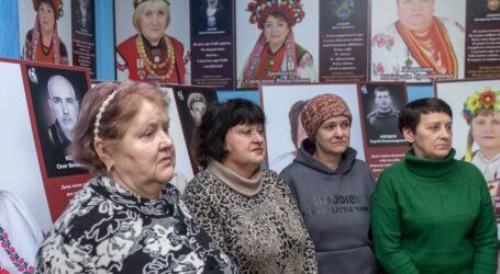 “Біда нас не зламала, а об’єднала”: родини загиблих героїв в Кам’янському підтримують один одного та волонтерять для ЗСУ