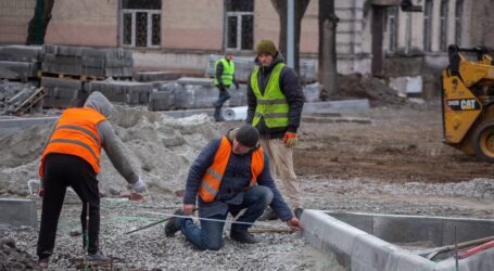 В Кам’янському тривають ремонтні та будівельні роботи у двох навчальних закладах міста