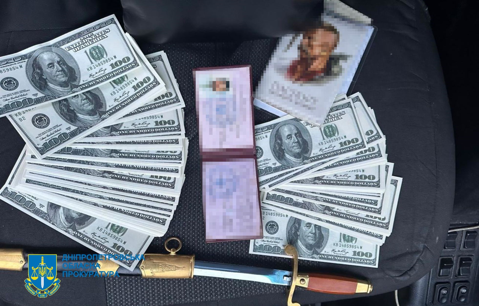 Підпалили авто та будинок: на Дніпропетровщині кримінальний авторитет разом з чинними депутатами вимагали гроші в ексзаступника мера одного з міст області - ФОТО