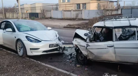В Кам’янському рятувальники деблокували водія з понівеченого внаслідок ДТП автомобіля