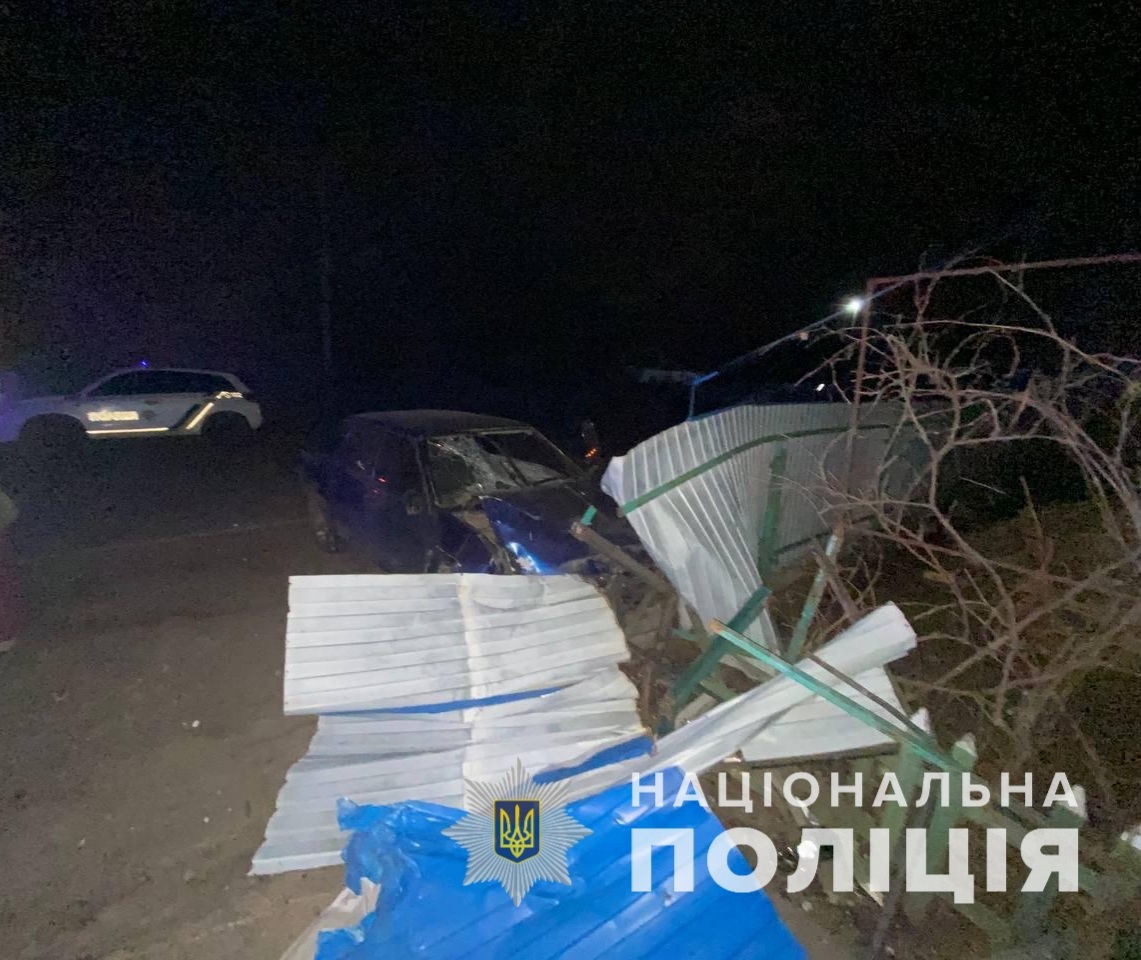 В Кам'янському районі п'яний водій збив трьох неповнолітніх, одна дитина загинула на місті - ФОТО