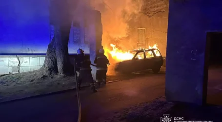 В Кам’янському вночі горіло авто у Дніпровському районі