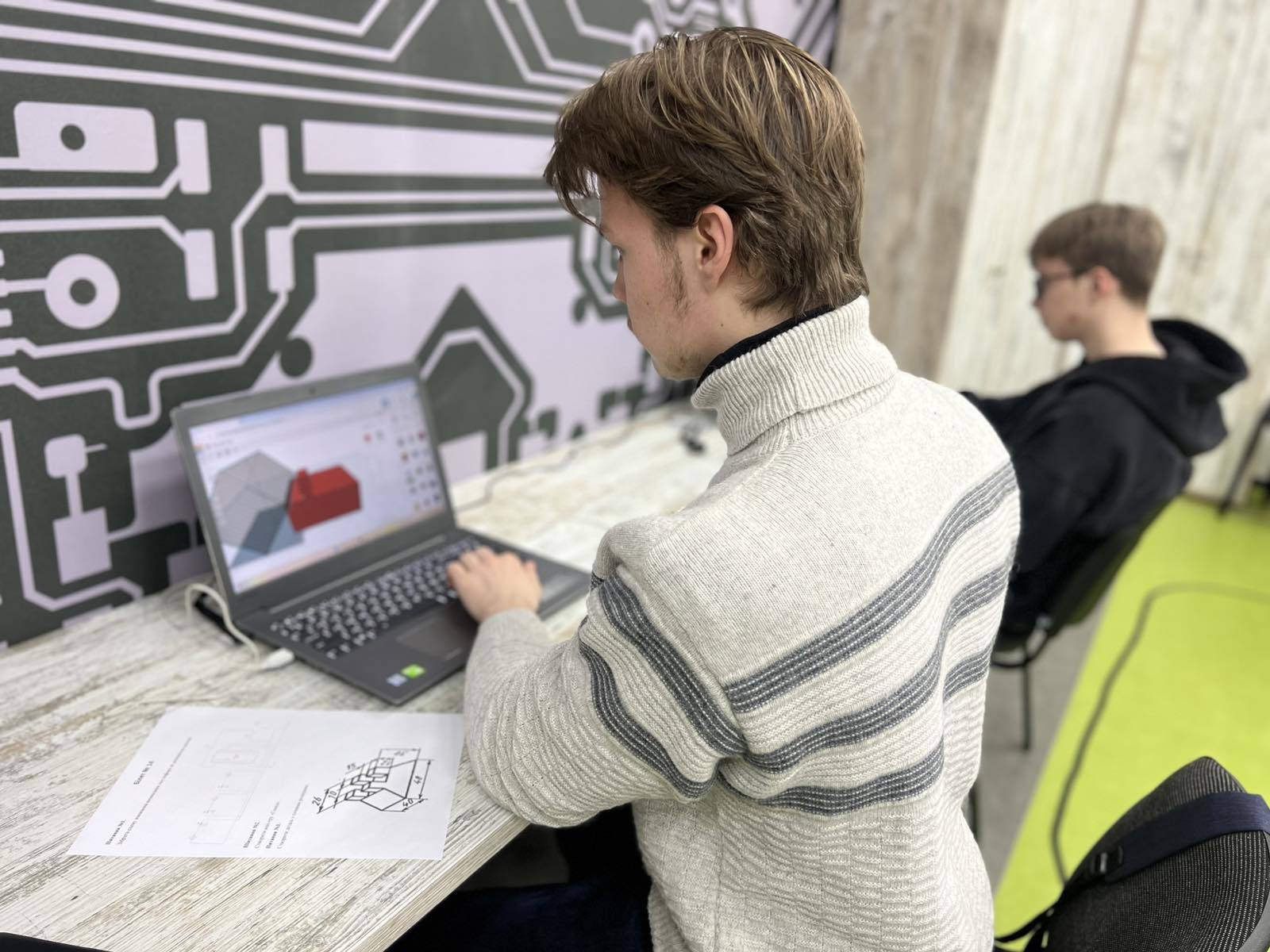 Сергій Пелих: «У наших малих робототехніків багато ідей, і головне полягає у тому, що втілювати ці ідеї сьогодні неймовірно просто» - ФОТО