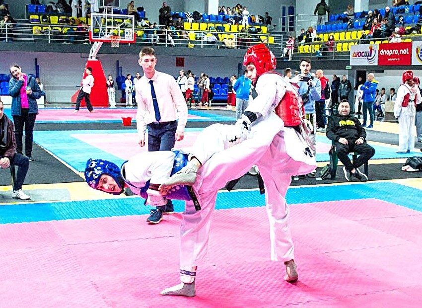 Понад 300 спортсменів взяли участь у чемпіонаті Дніпропетровщини з тхеквондо, що відбувся в Кам’янському