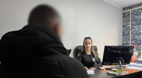 В Кам’янському чоловік вихопив на вулиці телефон у 8-річної дівчинки