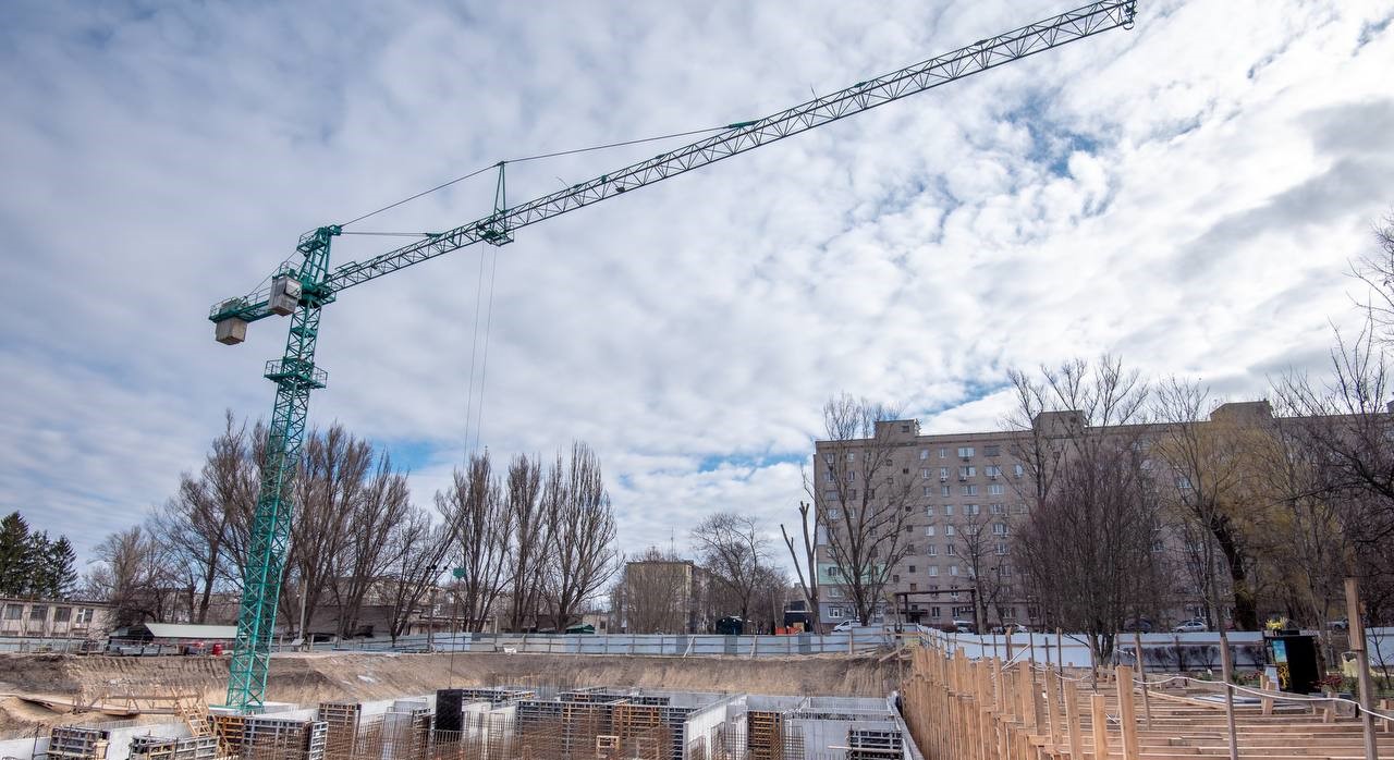 В Кам'янському триває будівництво двох укриттів у навчальних закладах, в планах – ще три проєкти - ФОТО