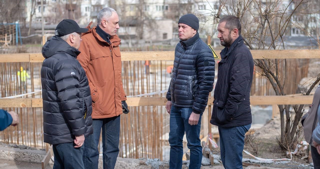 В Кам'янському триває будівництво двох укриттів у навчальних закладах, в планах – ще три проєкти - ФОТО