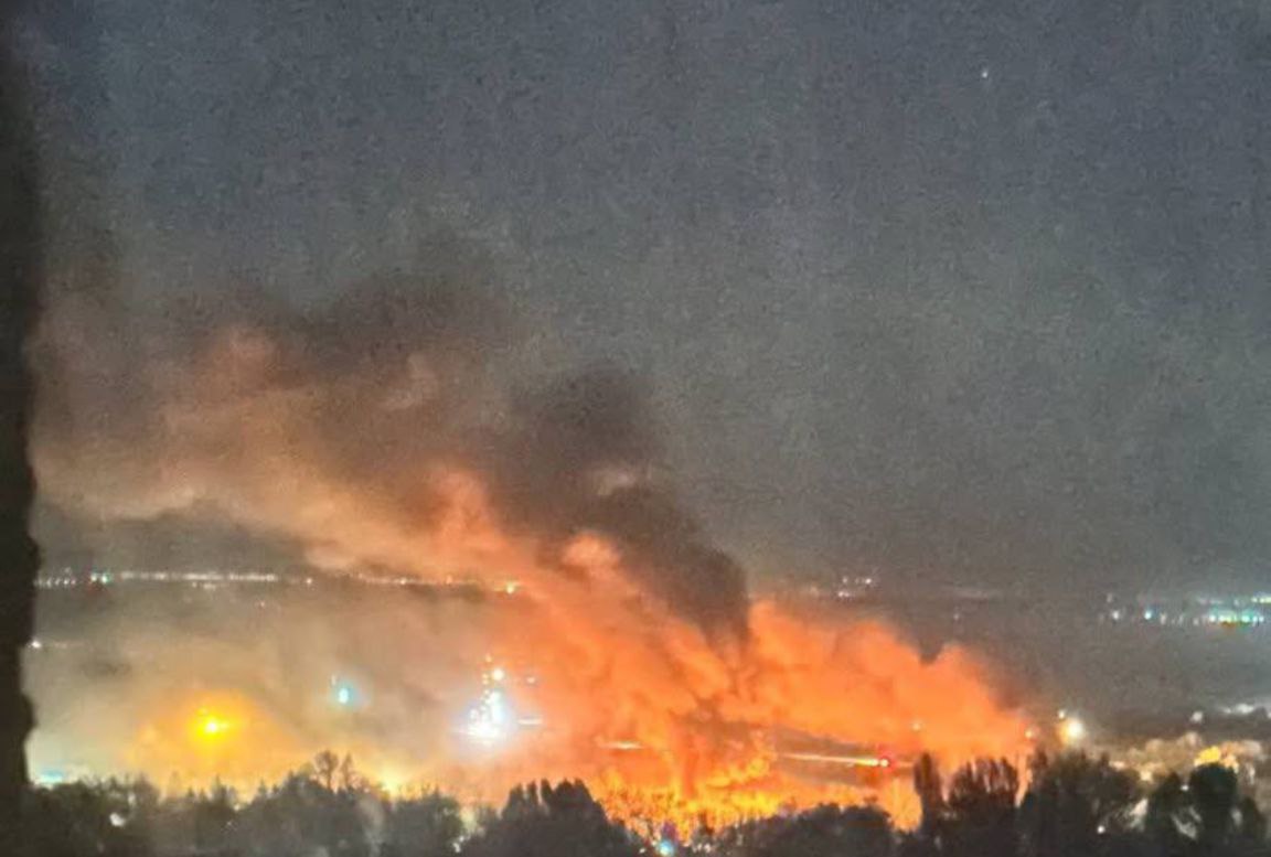 В Кам'янському через атаку ворожих БпЛА постраждали дві людини, тривають роботи з ліквідації наслідків влучань - ФОТО