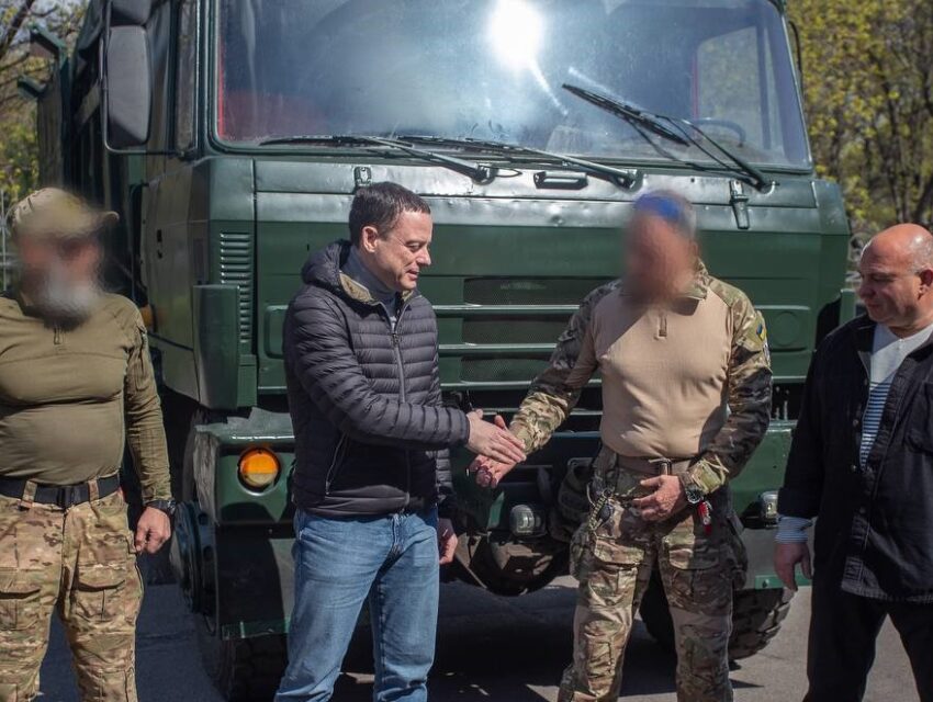 Вантажівка для наших захисників з Кам’янського поїхала на Сіверський напрямок
