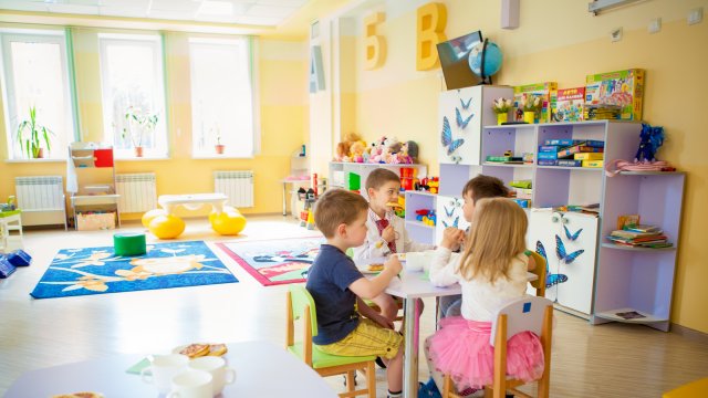 Щоб не розпродали, як у 90-ті: в Україні планують консервувати дитсадки під час демографічної кризи