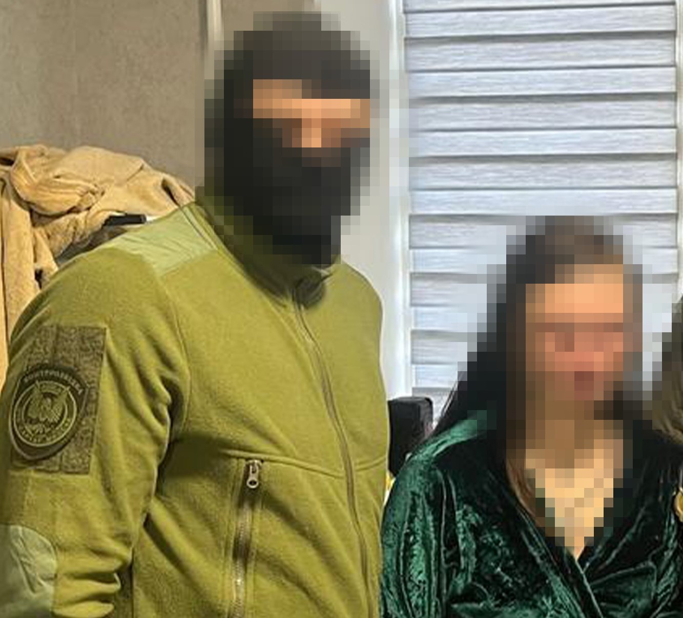 В Дніпрі затримали контрактника ЗСУ з дружиною, які на замовлення ворога готували теракти у місті та контролювали «роботу» інших зрадників - ФОТО