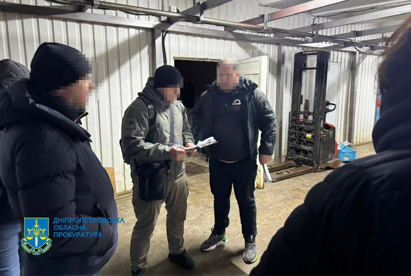 Вивозили трупи тварин та складали на земельних ділянках: на Дніпропетровщині судитимуть фермера та підприємців - ФОТО