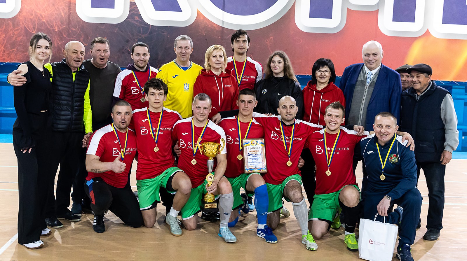 Команди аматорів "Петриківка" та "Дніпрокарт" стали переможцями Кубка Кам'янського з футзалу - ФОТО