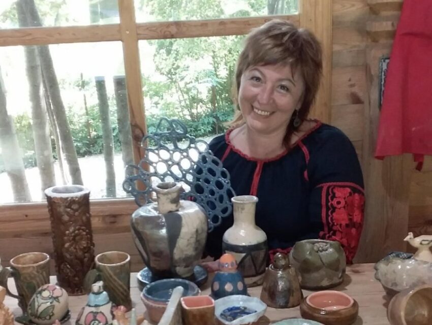 Ірина Худолєєва: «Зранку я – директор школи, вчитель, а з вечора – майстриня гончарка»