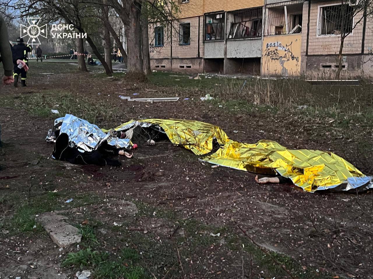 Російські війська вдарили по Кривому Рогу на Дніпропетровщині: кількість загиблих та поранених зростає - ФОТО