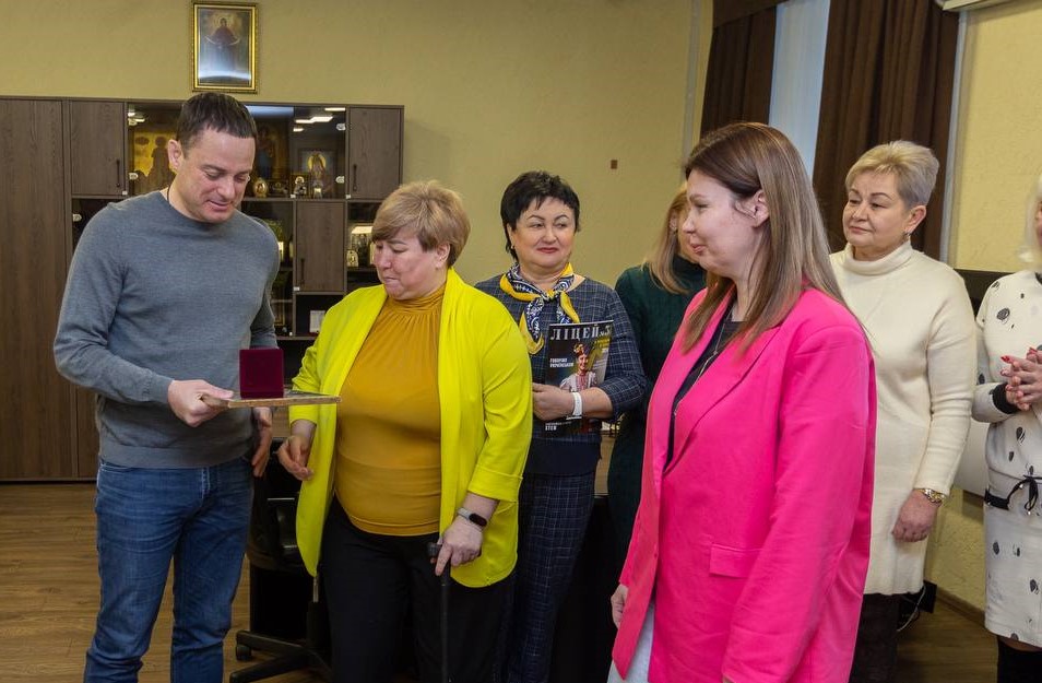 Представники освітніх закладів Кам'янського отримали нагороди на Міжнародній виставці - ФОТО