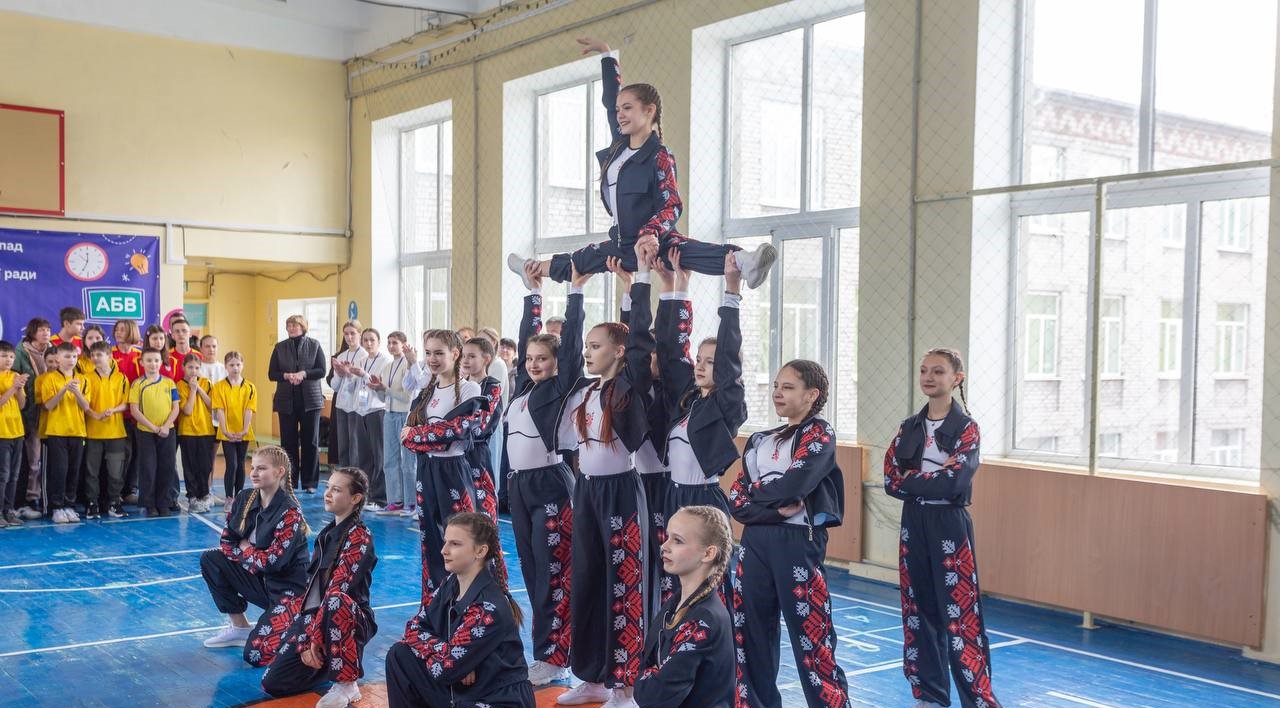 В Кам'янському нагороджували переможців шкільних ліг з шахів та легкої атлетики - ФОТО