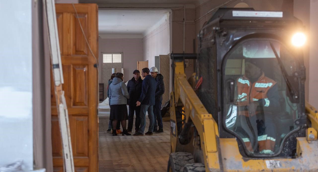 В Кам'янському тривають ремонти у Науковому ліцеї та у другому корпусі ліцею №20 - ФОТО