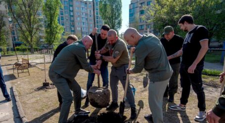 Понад півтори тисячі дерев висадили в Кам’янському до Всеукраїнського Дня довкілля