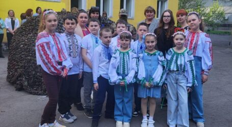 Учні, батьки та освітяни Кам’янського відправили нашим захисникам чергове авто