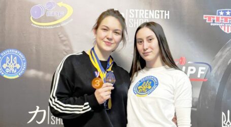 Спортсменки з Кам’янського стали призерками чемпіонату України з паверліфтингу