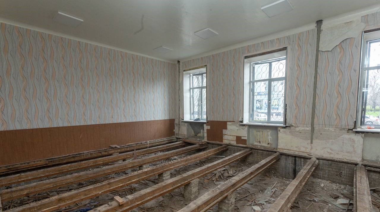 В Кам'янському тривають ремонти у Науковому ліцеї та у другому корпусі ліцею №20 - ФОТО
