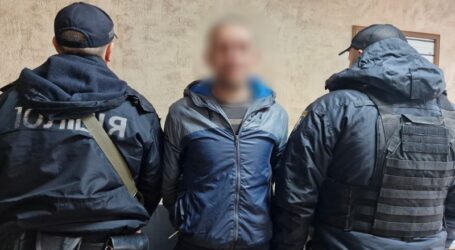 В Кам’янському злочинець напав на жінку та забрав в неї мобільний телефон