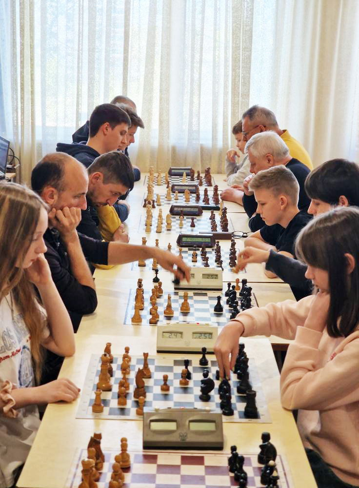 У шаховому турнірі вихідного дня в Кам'янському переміг Роман Христовий - ФОТО