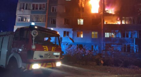 В Кам’янському внаслідок влучання безпілотника в дев’ятиповерхівку загинула людина