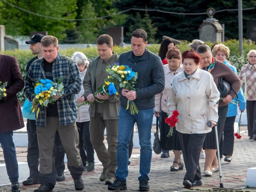 В Кам’янському у День пам’яті та перемоги над нацизмом вшанували пам’ять загиблих у Другій світовій