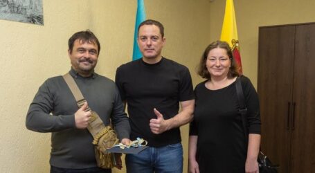 В Кам’янському родині ветерана передали ключі від їх нової оселі