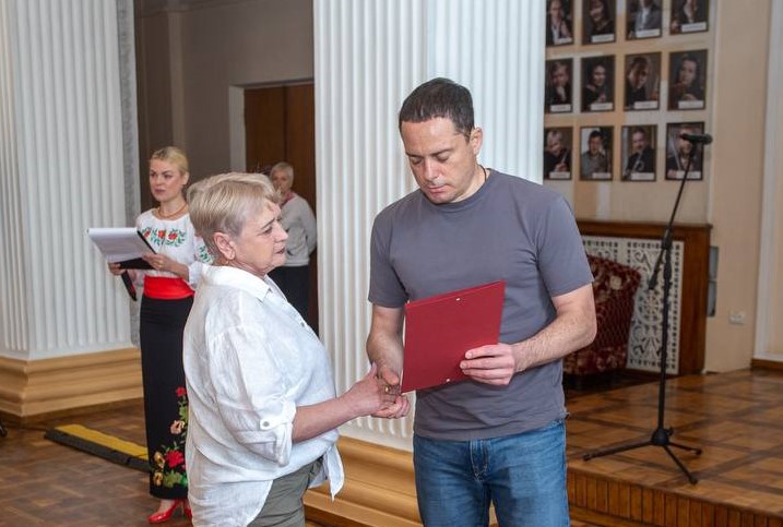 В Кам'янському відкрили нову частину фотовиставки, присвяченої матерям загиблих на війні захисників України - ФОТО