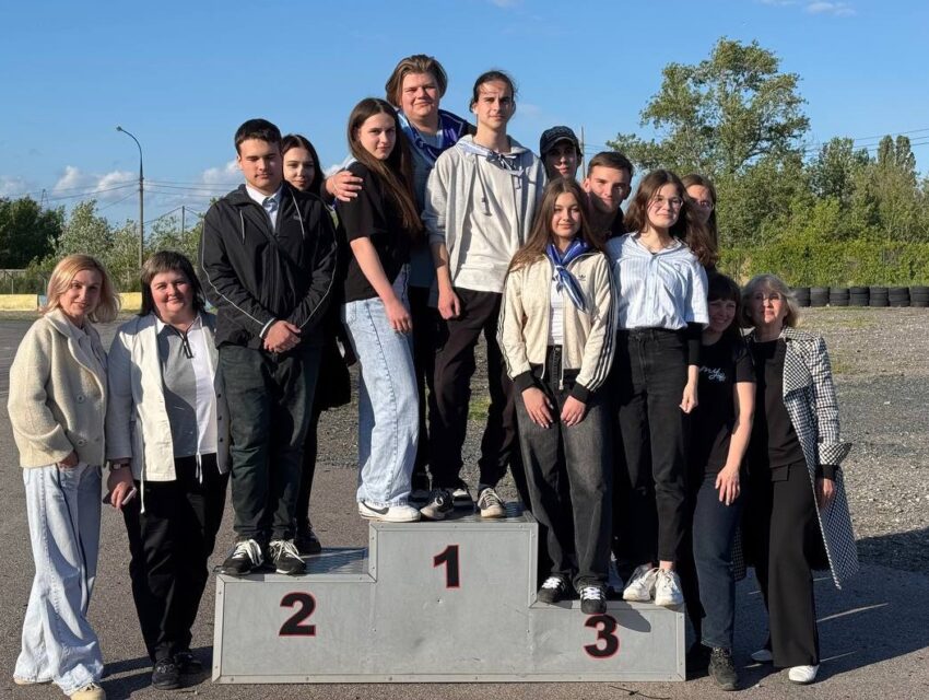 Десять юних розумників з Кам’янського стали переможцями фіналу Всеукраїнського конкурсу-захисту науково-дослідчих робіт МАН