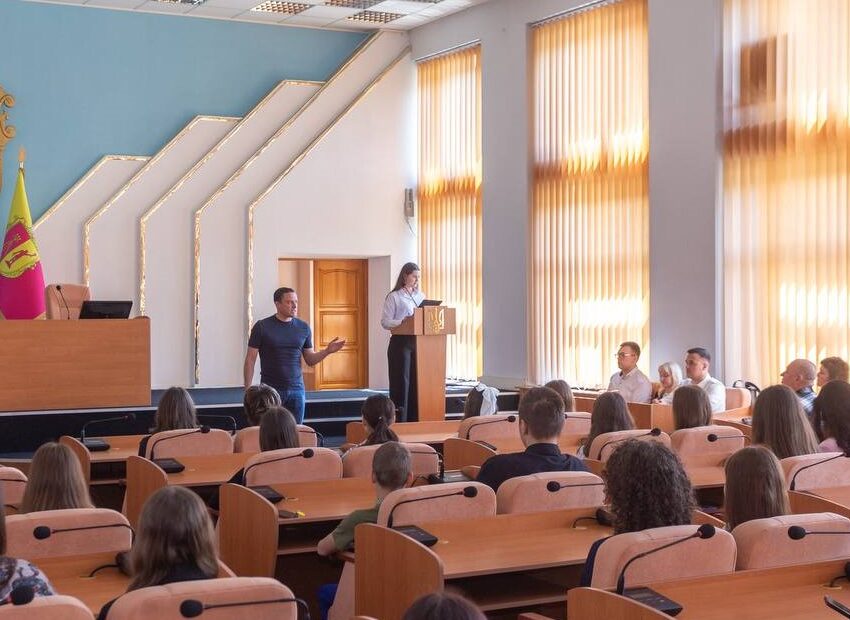 В Кам’янському створили Об’єднання учнівського самоврядування