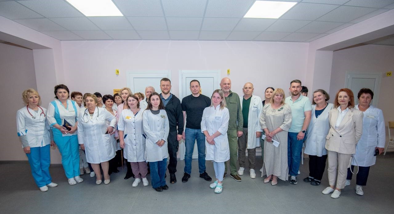Капремонти медзакладів та купівля нових трамвайних вагонів: «Метінвест» виділить 70 млн гривень на підтримку соціальних проєктів в Кам'янському - ФОТО